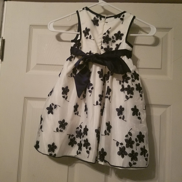 White and navy floral dress - Picture 3 of 4